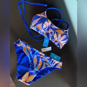 NWT!!! Bikini with reversible bottom, size small